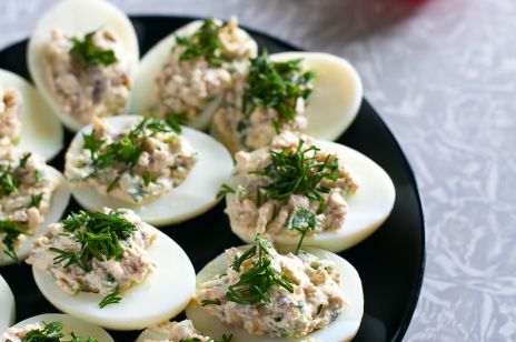 Jajka faszerowane - proste przepisy na Wielkanoc
