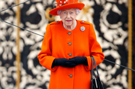 Królowa Elżbieta II zachorowała na COVID-19. O pozytywnym wyniku testu oficjalnie poinformował Pałac Buckingham