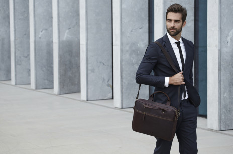 Męska torba czy plecak – co wybrać i na co zwrócić uwagę przy zakupie?
