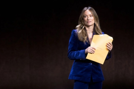 Olivia Wilde podczas promowania swojego nowego filmu na CinemaCon otrzymała kopertę z papierami z sądu. Aktorka zaskoczyła wszystkich swoim zachowaniem