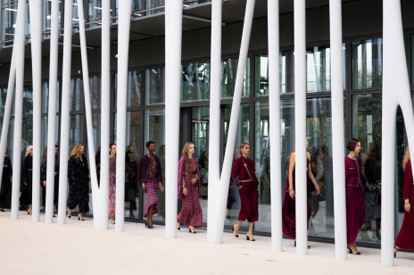 Chanel pokaże swoją kolekcję Métiers d'art 2022/23 w Dakarze. Francuski dom mody zawita na wybrzeże Oceanu Atlantyckiego