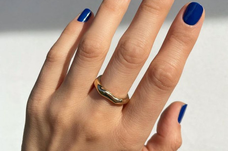Kobaltowe paznokcie ze zdobieniami. TOP 18 najciekawszych stylizacji