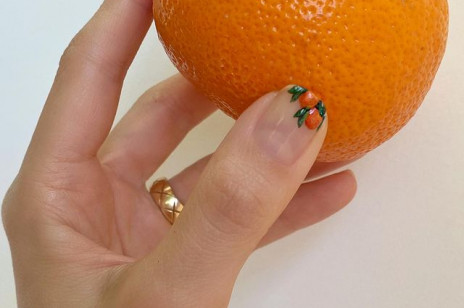 Owoce na paznokciach – idealny manicure na lato