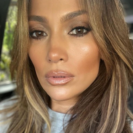 Manicure Jennifer Lopez na wiosnę