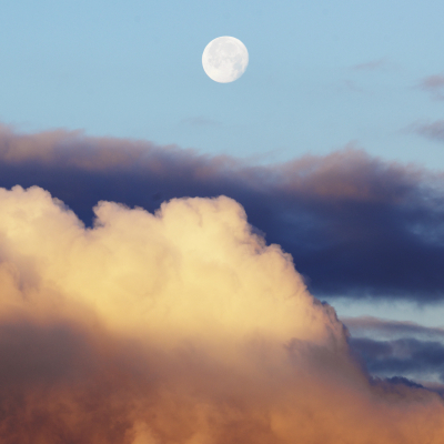 Jutro pełnia Księżyca w Rybach. Jakie znaczenie ma to zjawisko i co warto zrobić pod jego wpływem?