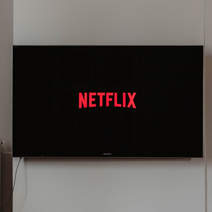 Zmiany na platformie Netflix 2022. Nowa opłata za współdzielenie konta
