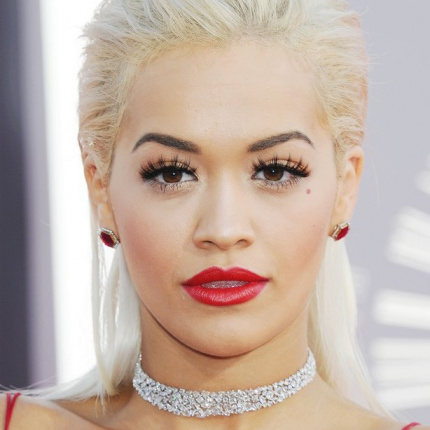 MTV Video Music Awards 2014: fryzury i makijaż gwiazd