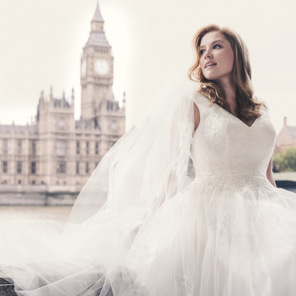 Modelka plus size w kampanii sukni ślubnych David’s Bridal wiosna 2016