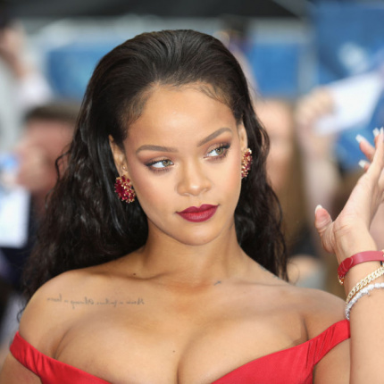 Rihanna na czerwonym dywanie