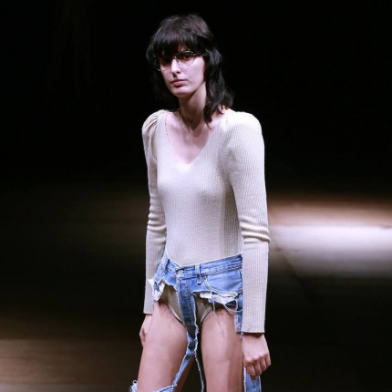 Thong jeans na Tokyo Fashion Week