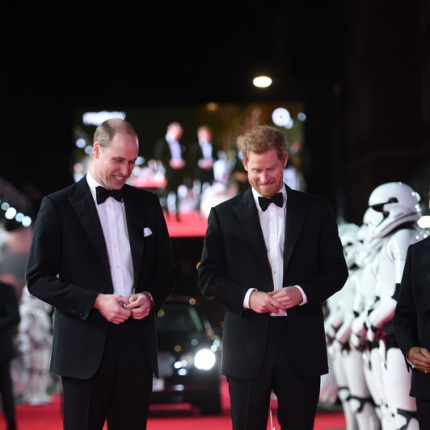 Książę William i książę Harry na premierze filmu "Gwiezdne wojny: Ostatni Jedi" w Londynie, 12.12