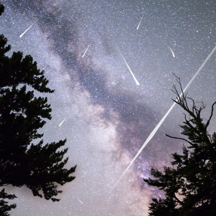 Grudniowy deszcz meteorów. Kiedy zobaczymy na niebie geminidy?