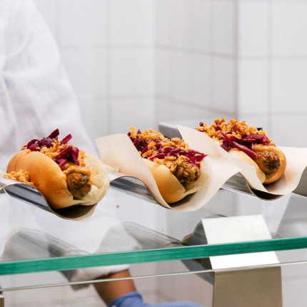 IKEA podwyższa ceny hot-dogów