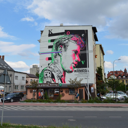 Mural z Krzysztofem Komedą w Ostrowie Wielkopolskim