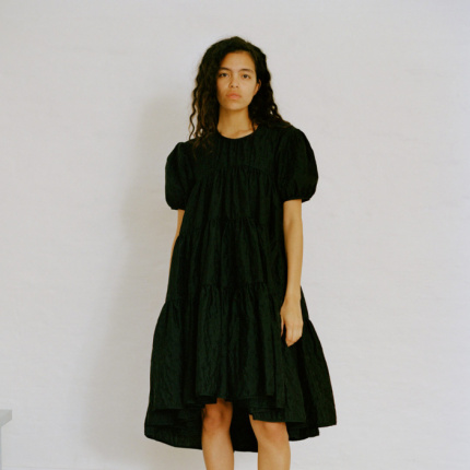 Czarna sukienka - 1 335 eur