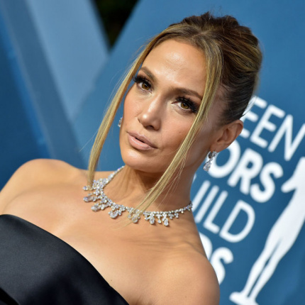 Jennifer Lopez założyła własną markę kosmetyczną! Tę wiadomość gwiazda nieoficjalnie ogłosiła na swoim Instagramie
