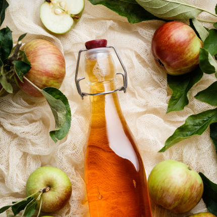 Woda z octem jabłkowym: właściwości, efekty picia i przeciwwskazania