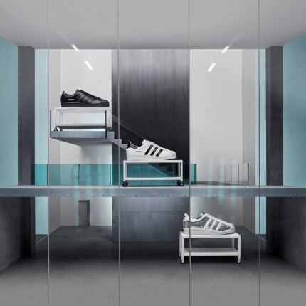 Prada i Adidas pochwaliły się efektami swojej współpracy. Tak wyglądają nowe sneakersy