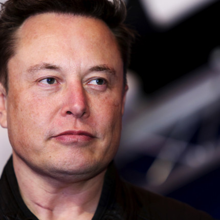 Elon Musk wszczepi ludziom chipy do mózgu