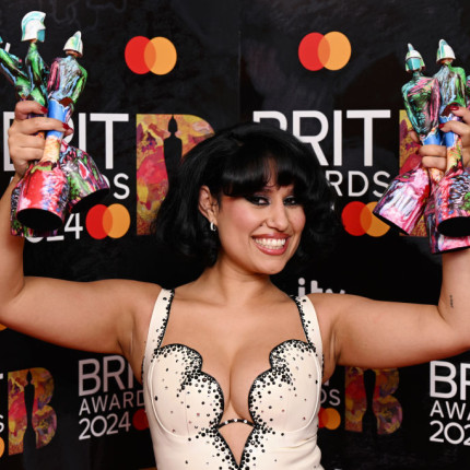 Raye na Brit Awards