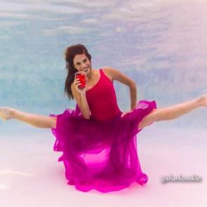 Balet pod wodą - klasyczny taniec bez grawitacji