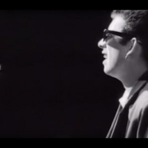 8. The Pogues Featuring Kirsty MacColl -  Fairytale Of New York (Official Video)