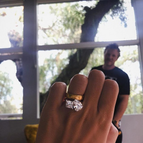 Emily Ratajkowski pokazała pierścionek zaręczynowy. Jest ogromny!