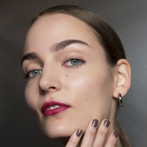 Modne paznokcie: manicure na jesień 2018. Colovos