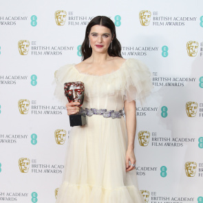 BAFTA 2019: Rachel Weisz w sukni Gucci