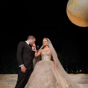 Elie Saab zaprojektował suknię ślubną dla swojej synowej.