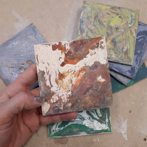 Płytki z plastikowych odpadów od Enis Akiev