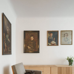 Mieszkanie pełe obrazów na Starej Ochocie, projekt: Loft Kolasiński