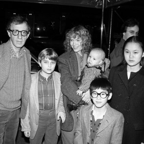 Woody Allen i Mia Farrow z dziećmi: Misha, Dylan, Fletcher i Soon Yi
