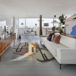 Mieszkanie z widokiem na Morze Śródziemne, Icon Wood House Apt. projekt:  Henkin-Shavit studio