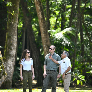 Kate Middleton i Książę William na spacerze w lesie Chiquibul