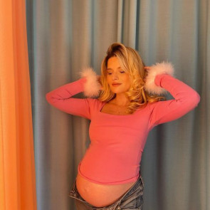 Stylizacje ciążowe Francuzek: Sabina Socol