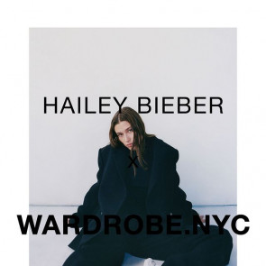 Ubrania Hailey Bieber - modelka zaprojektowała własną kolekcję