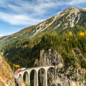 Bernina Express na Landwasser Viaduct