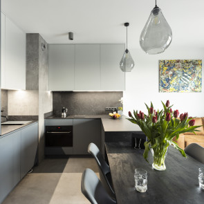 Betonowy minimalizm w mieszkaniu w warszawskich Włochach, projekt: Joanna Lemka-Wójcik z jlw studio