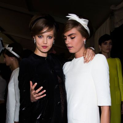 Lindsey Wixson i Cara Delevingne 
Backtage Louis Vuitton wiosna-lato 2013 / fot. Imaxtree