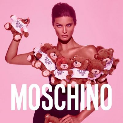 Isabeli Fontana w kampanii perfum Moschino "Toy"