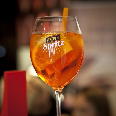Aperol Spritz - urodzinowy drink ELLE