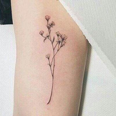 Tatuaże kwiaty, tatuaże rośliny,  fot. instagram.com/lovetattoossss