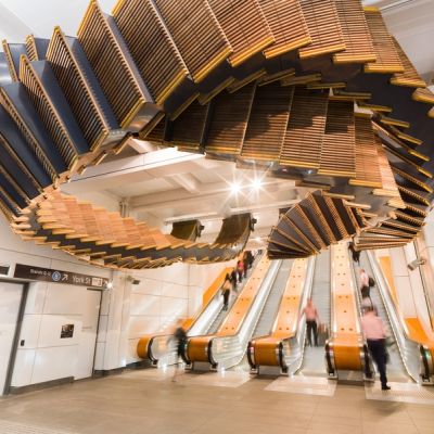 Surrealistyczna instalacja na stacji kolejowej w Sydney