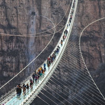Najdłuższy na świecie szklany most w Chinach