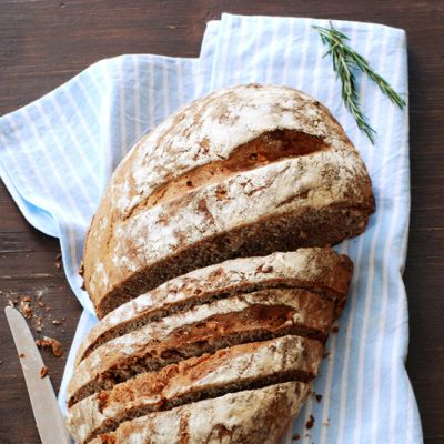Jak zrobić domowy chleb? Proste przepisy na smaczne pieczywo, które zrobisz w domowych warunkach