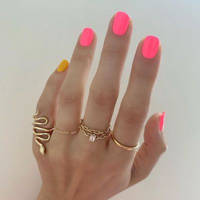 Neonowa paznokcie - idealny manicure na wiosnę i lato 2020