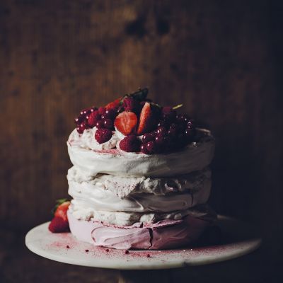 Tort bezowy z owocami: przepis