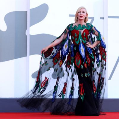 Festiwal filmowy w Wenecji: kreacje i suknie gwiazd 2020