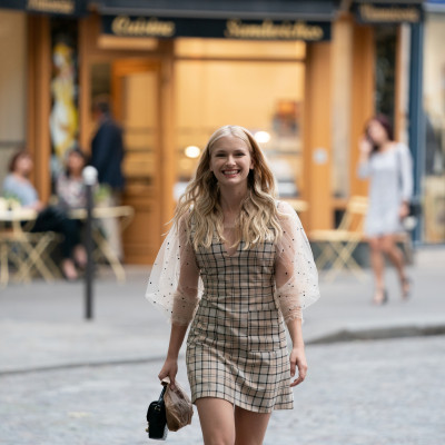 Sukienka Camille w serialu "Emily in Paris"